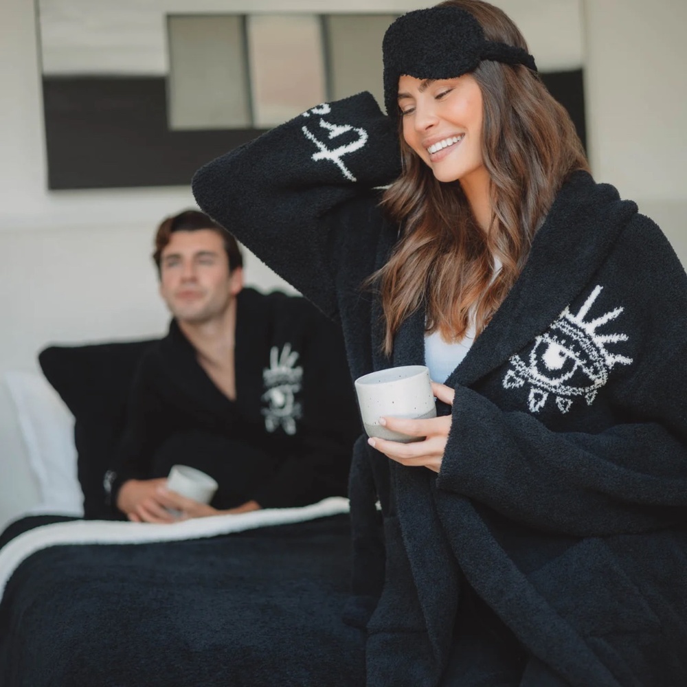 NEW Kashwere Black Unisex Luxury Robe as seen in Elle Editors Choice NEW NWOT